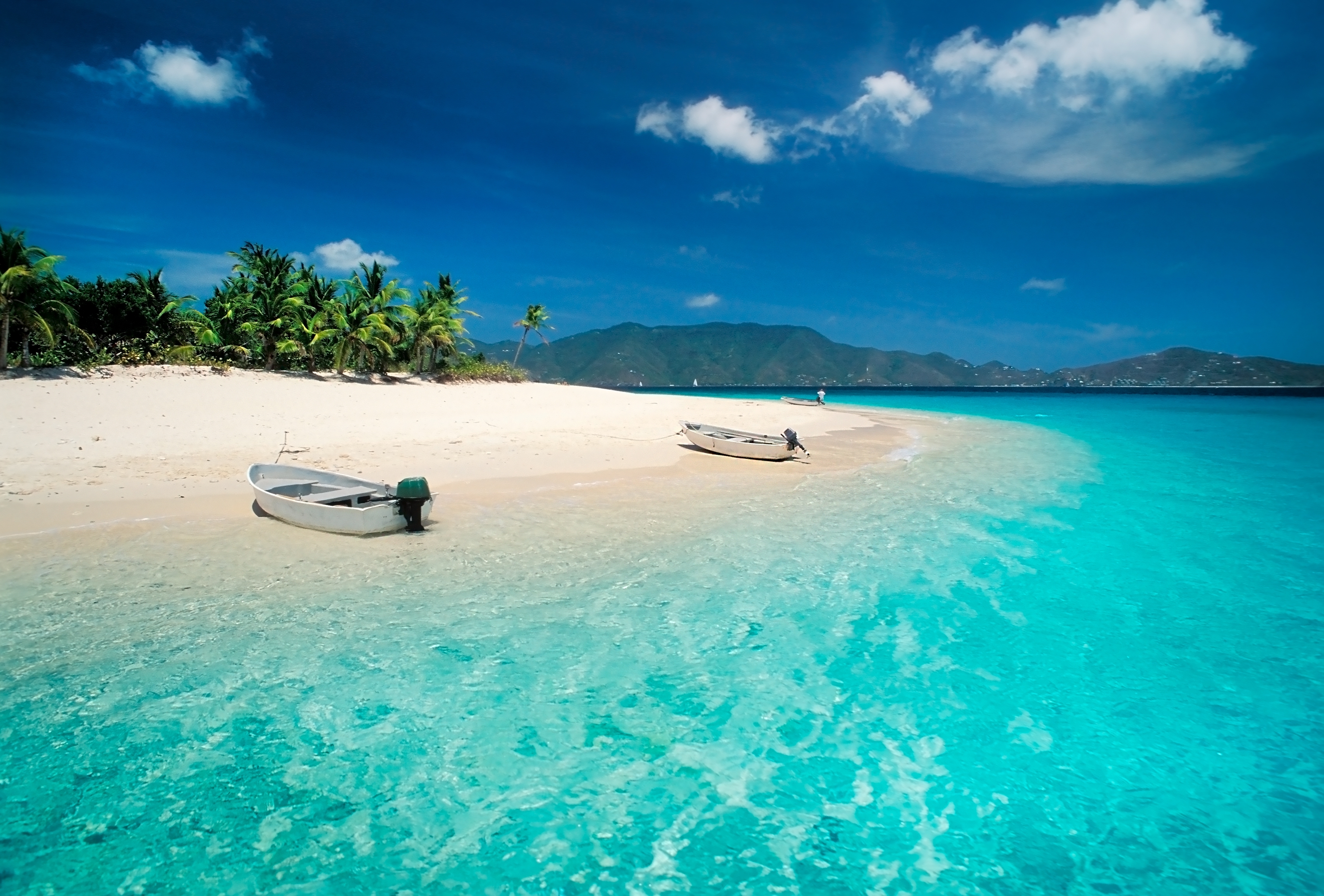 Sandy Cay in the British Virgin Islands featuring crystal-clear Caribbean waters