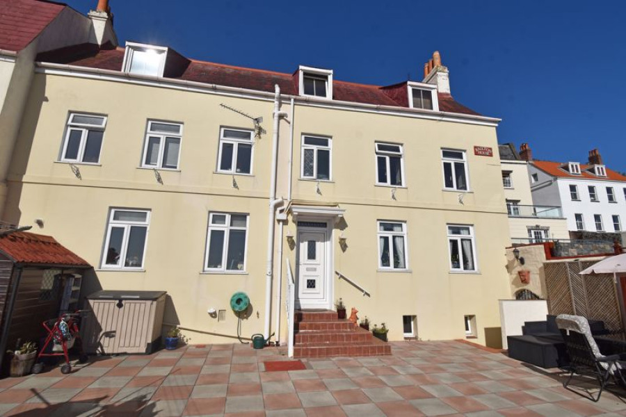 Property Image 1