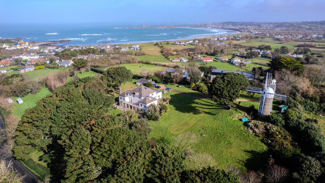 Property Image 1