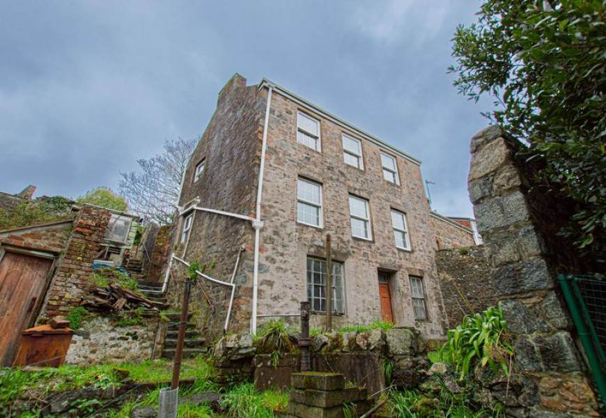 Property Image 1