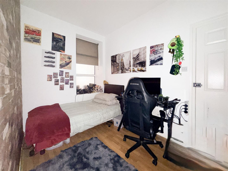 Photo 16