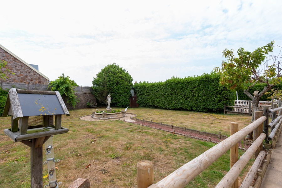 Photo 28