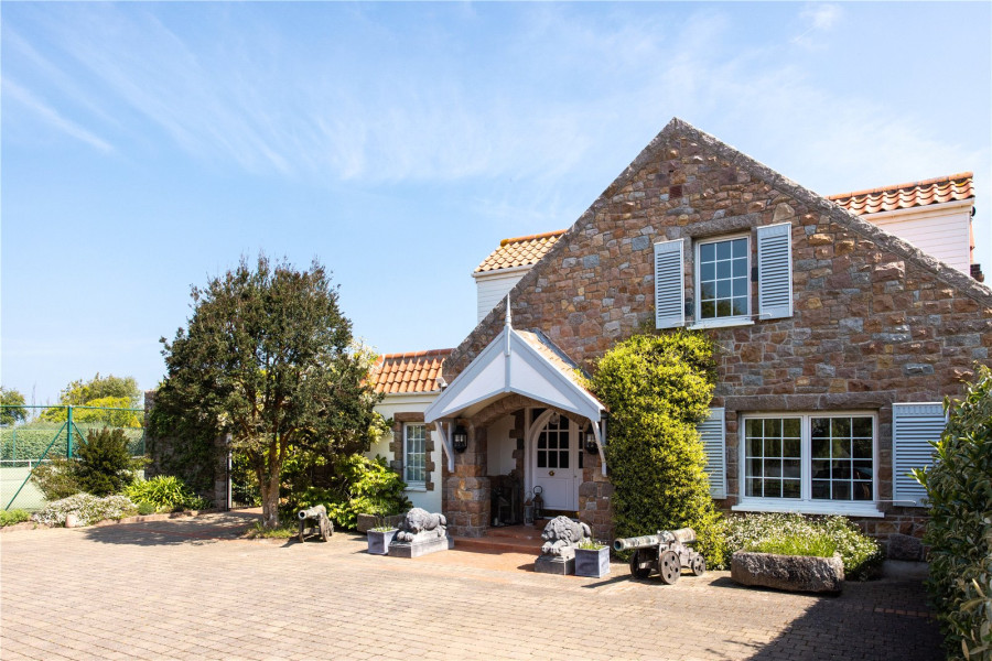Photo 3